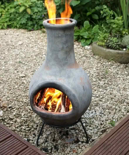 Photo of Incinerator bin/Chimenea (Southam CV47) #1