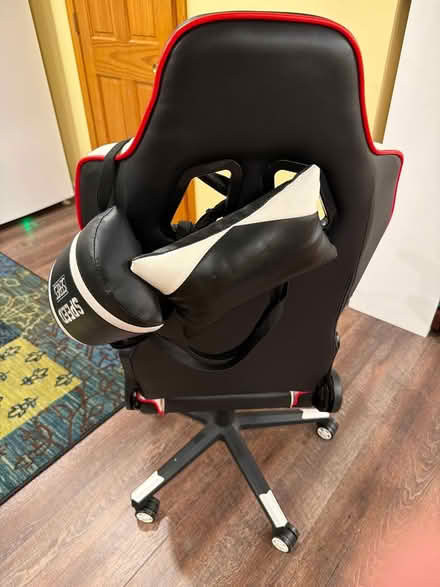 Photo of free Swivel desk chairs (Roselle, Il) #2