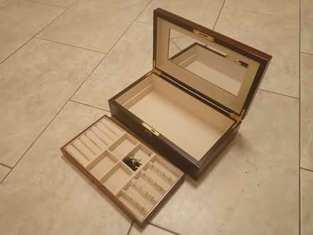 Photo of free jewellery box (Magor NP26) #1