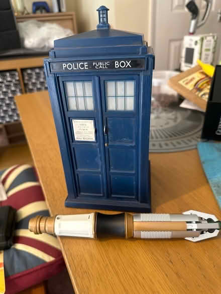 Photo of free Dr Who telephone box and screwdriver (Milton OX14) #1