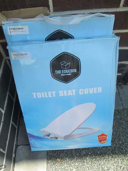 Photo of free 2 x toilet seats - brand new (Cheylesmore CV3) #3