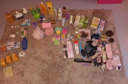 Photo of free Collection of toiletries and make-up (Bruntsfield EH10) #1