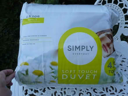 Photo of free Single bed size 4.5 tog duvet 135cm x 200cm (Kempsey WR5) #1