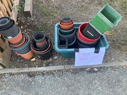 Photo of free Plastic flower pots (Ringwood BH24) #1