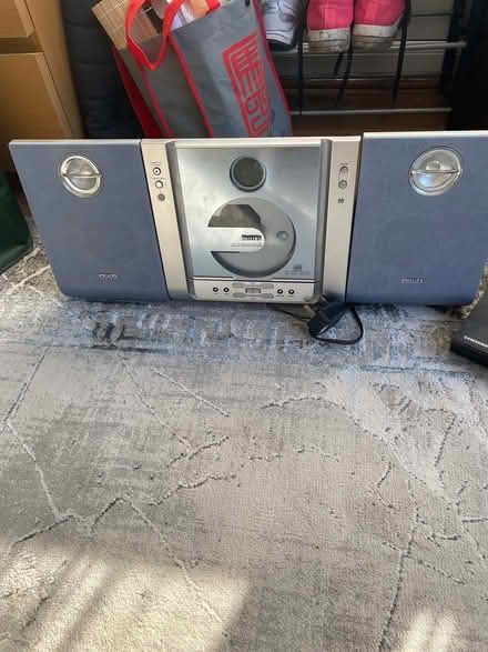Photo of free Phillips CD player (EN8 9RW) #1
