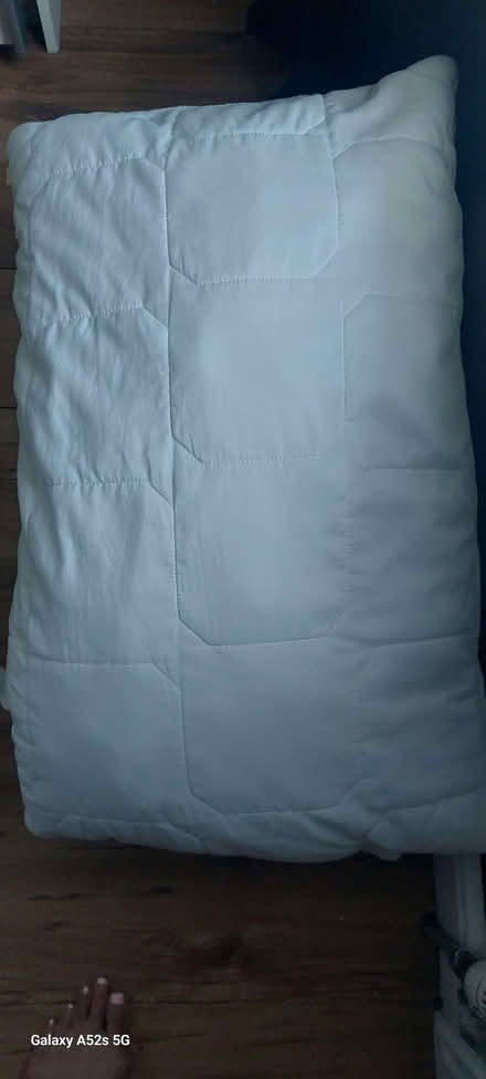 Photo of free 4 Pillows (Town Parks BT15) #1
