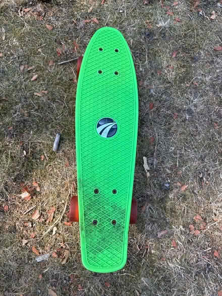 Photo of free Skate board (Cheam SM2) #1