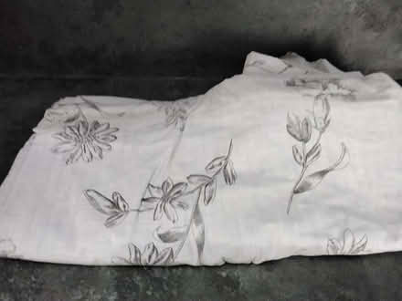 Photo of free King Size grey duvet set double matching sheet (Delapre NN4) #2