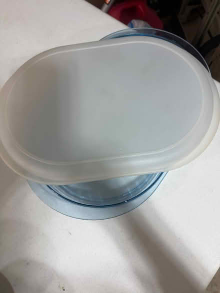 Photo of free Tupperware tray with lid (Bensenville) #2