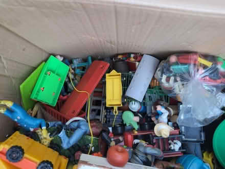 Photo of free Various kid items (Byfleet KT14) #2