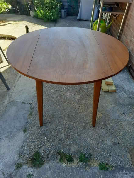 Photo of free round table (Bexhill TN40) #3