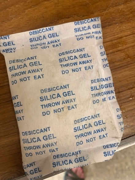Photo of free Bag of silica gel sachets (Letchworth SG6) #2