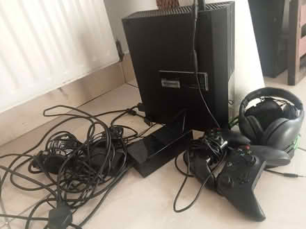Photo of free Xbox One console ,controller (Clonee) #2