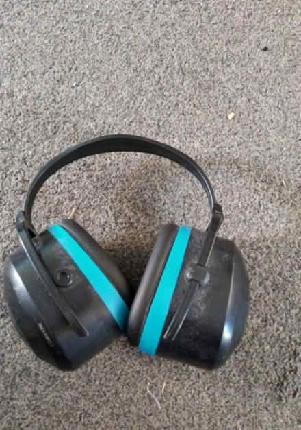 Photo of free Noise cancelling headphones (Kempston MK42) #1