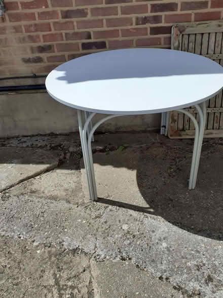 Photo of free Round indoor table (Southgate N14) #1