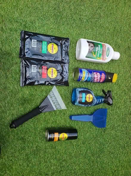 Photo of free Various car cleaning /scraping stuff (Bruntsfield EH10) #1