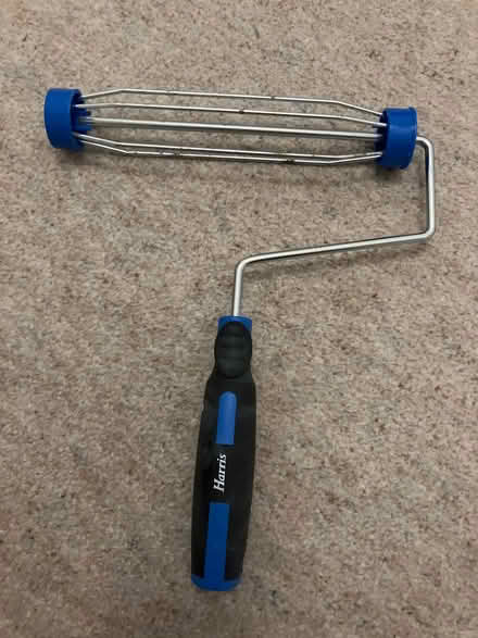 Photo of free Harris roller frame/handle (Emmbrook RG41) #1