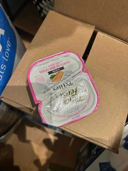 Photo of free Cat food (22314 Alexandria) #2