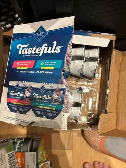 Photo of free Cat food (22314 Alexandria) #1
