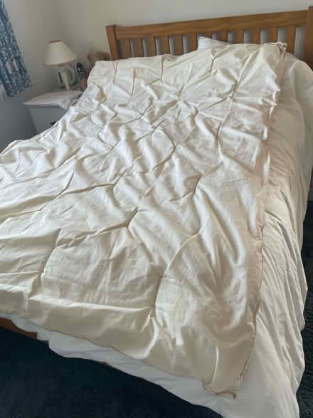 Photo of free Single winter weight duvet (Sale M33) #2