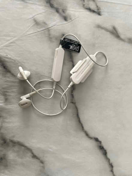 Photo of free Wireless headphone (Erith DA8) #1