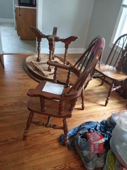 Photo of free to be gone by Saturday the 15 (1237 east Moore St) #1