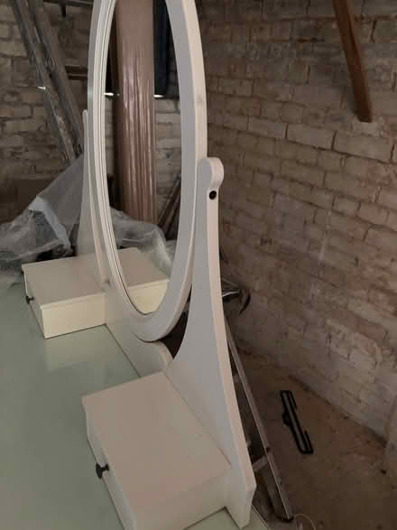Photo of free Dressing table (Hampstead NW3) #4