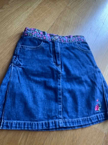 Photo of free Girls skirt 6y (Angel EC1V) #1
