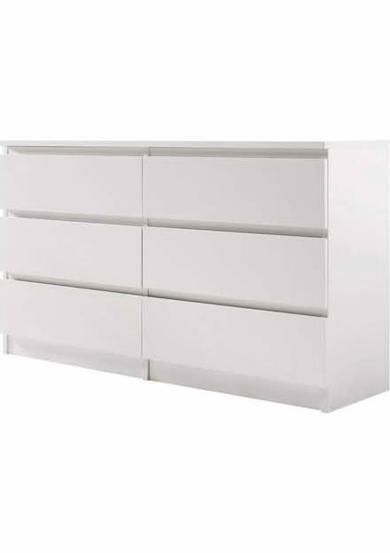 Photo of Chest of drawers (Bedford MK42) #1