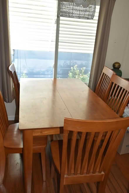 Photo of free Kitchen Table & 5 Matching Chairs (3231 Vineyard Ave) #2