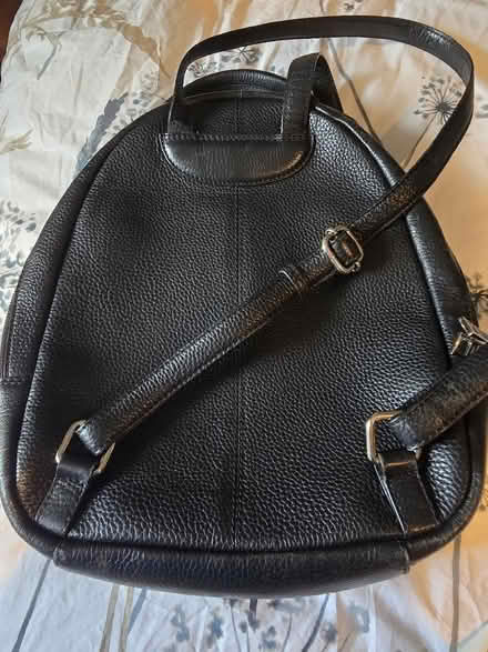 Photo of free Black leather Osprey handbag/backpack OL4 (Lydgate OL4) #2