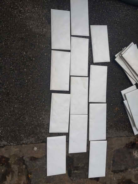Photo of free White tiles 195mm x 95mm (100 of) (Cheadle Hulme SK8) #1