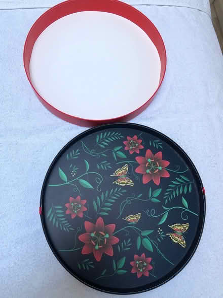 Photo of free decorative circular box/tray (Hempstead ME7) #2