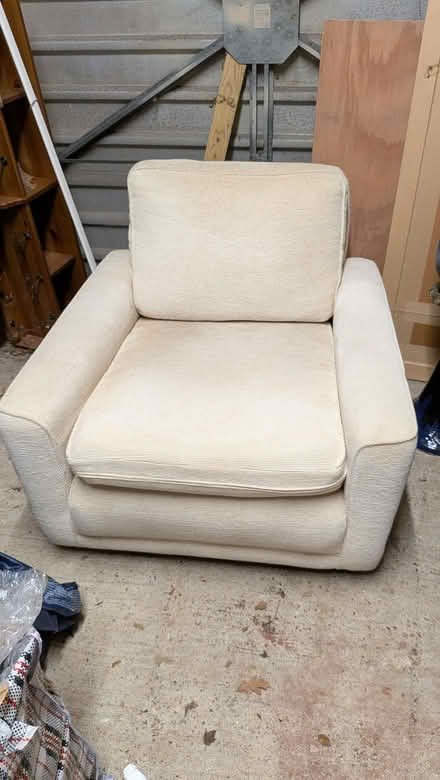 Photo of free Neutral armchair (Darland's Lake Nature Reserve N20) #1