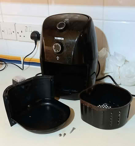 Photo of free Small 'Tower' brand air-fryer. (Shrewsbury SY1) #1
