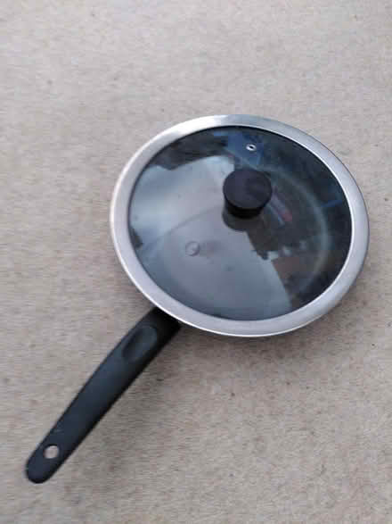 Photo of free small frying pan with lid (Iffley Road OX4) #1