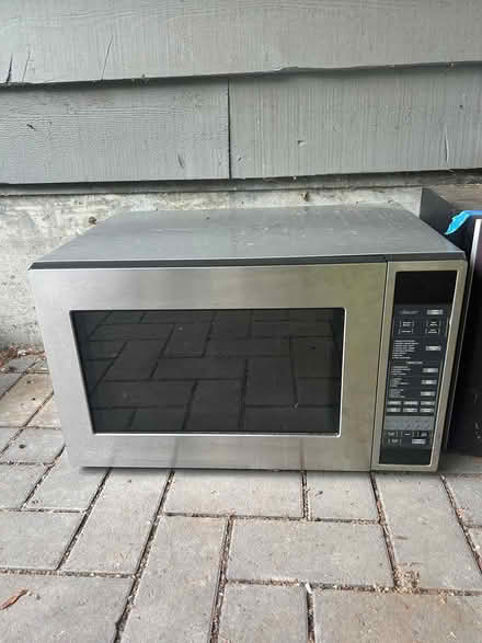 Photo of free 3 tables and 1 oven (Phinney Ridge) #4