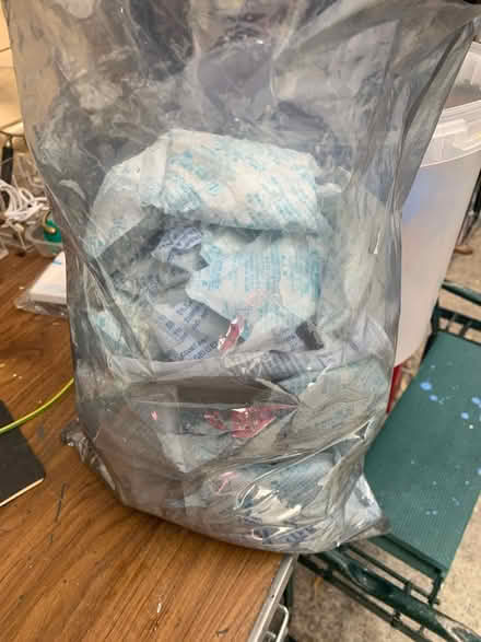 Photo of free Bag of silica gel sachets (Letchworth SG6) #1
