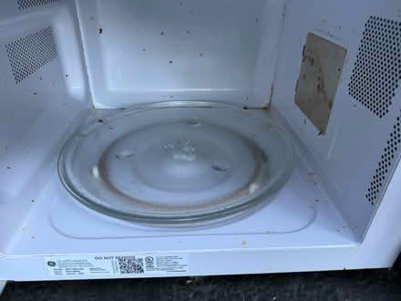 Photo of free GE microwave oven (1075 Valencia Avenue) #3
