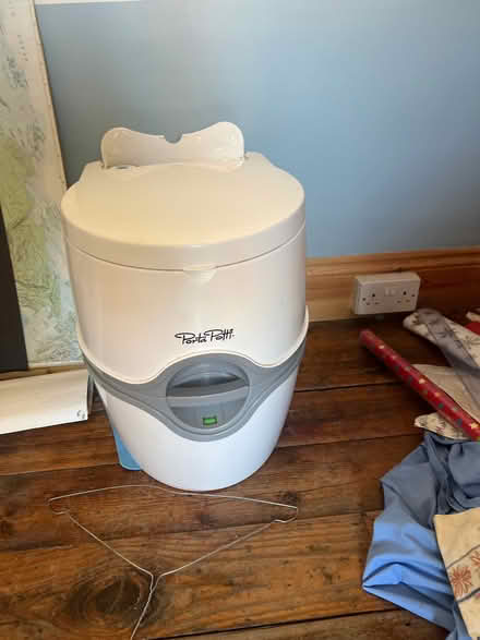 Photo of free Camping chemical loo Thetford Portapotti in good condition (Henley-on-Thames RG9) #3