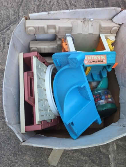 Photo of free Various kid items (Byfleet KT14) #4
