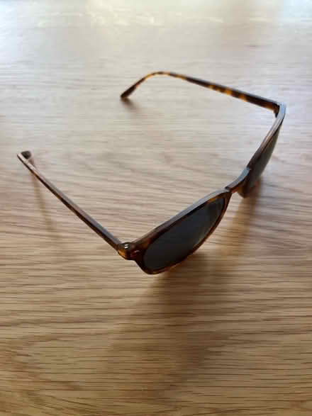 Photo of free Sunglasses (Richmond Hill TW10) #3
