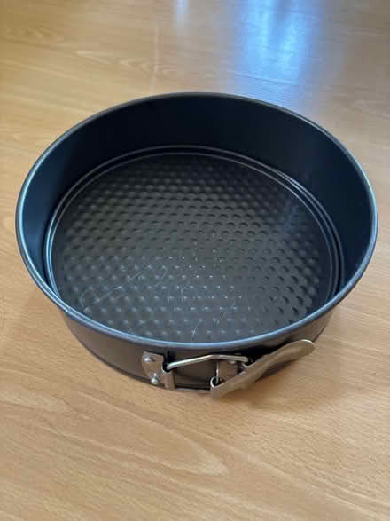 Photo of free Cake tin (Turnford EN10) #1
