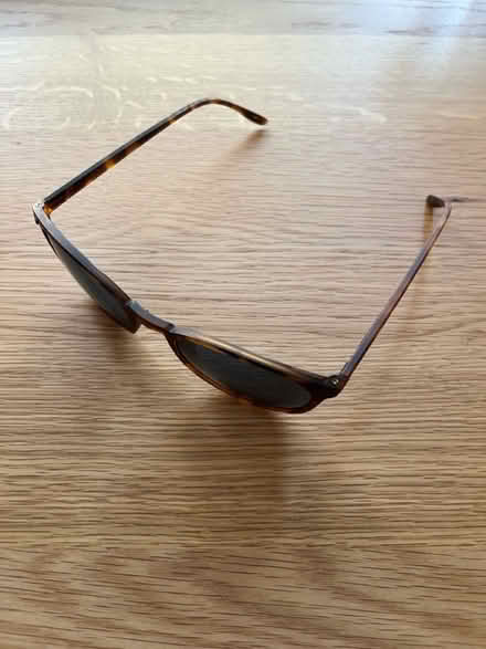 Photo of free Sunglasses (Richmond Hill TW10) #2