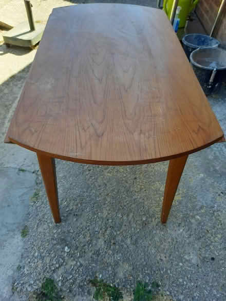 Photo of free round table (Bexhill TN40) #1