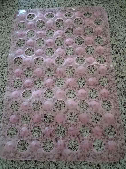 Photo of free Non-slip shower bath mat (Fishponds/Downend BS16) #1