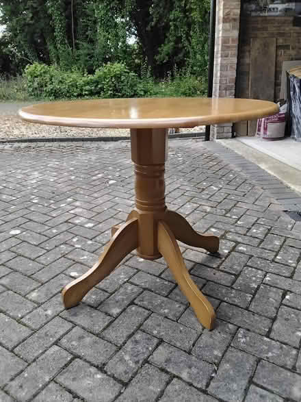 Photo of free Round dining table (Deer park, Witney OX28) #1