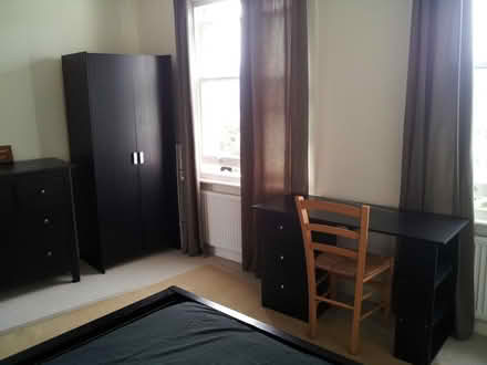 Photo of free Desk to give away (Hammersmith) #1