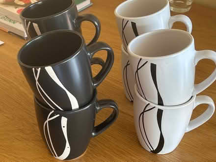 Photo of free Set of 8 matching mugs (Beardwood BB2) #1