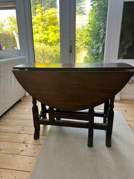 Photo of free Round table (Bromley BR2) #1